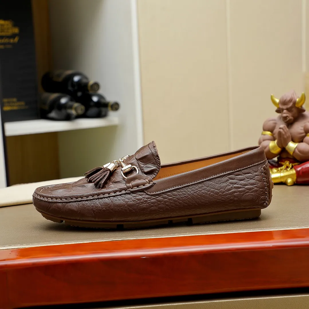 Men's shoes💰360💰🕷🕷️【 GUCCI 】Gucci's best-selling trendy men's casual slip-on shoes 🇨🇳Official website original 1:1 mold 💯Original quality, fine workmanship ☘Fashionable and versatile, perfect shape, comfortable on the feet 🍓Trendy men's recommended model, imported cowhide on the top layer 🎋High-quality pigskin lining, rubber wear-resistant and non-slip outsole, high-end atmosphere, worth owning 🍉Optional 38-44